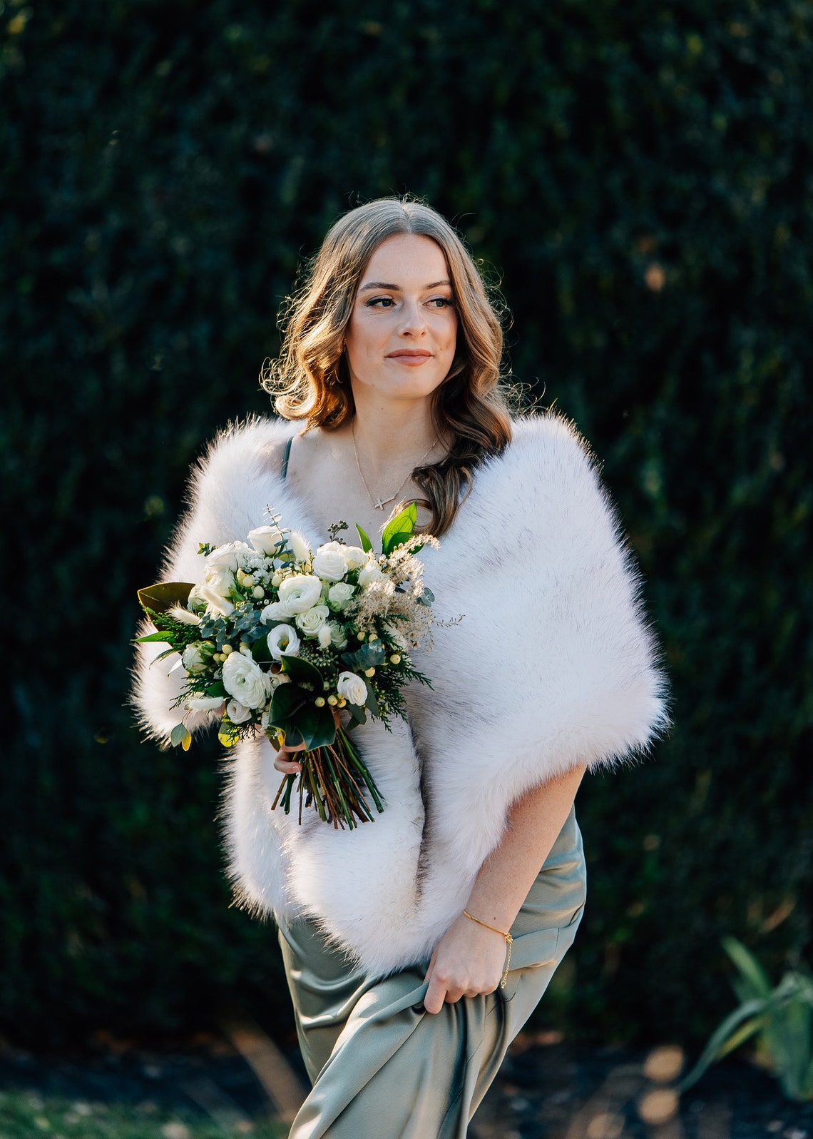Ivory with black tips faux fur - Stole Wedding Shawl recension och pris