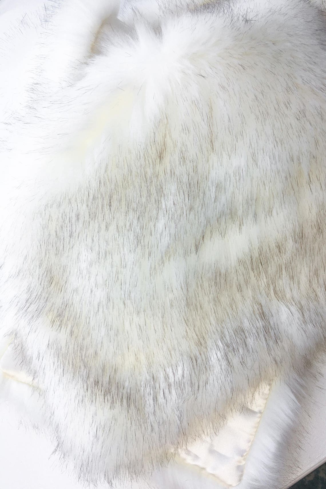 Ivory with black tips faux fur - Stole Wedding Shawl recension och pris
