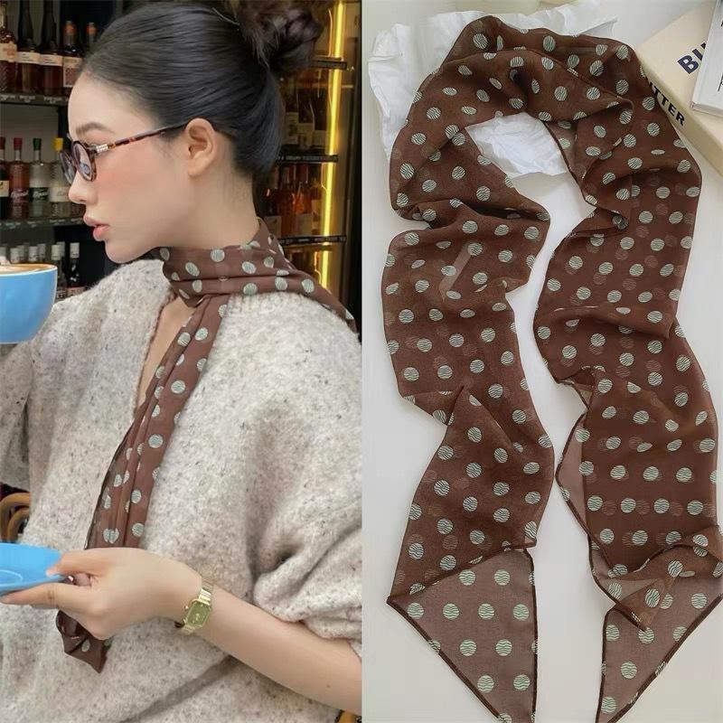 Polka Dot Floral Print Silk Sc - Ascot Neck Scarf recension och pris